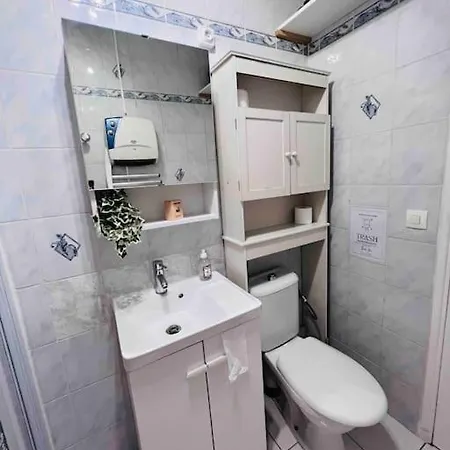 Appartement Le Red Light : 4 Prs, Clim, 300m Des Plages Antibes