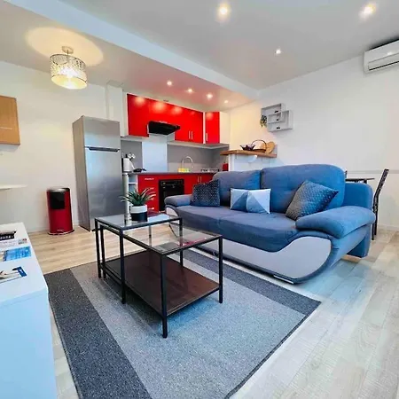 Appartement Le Red Light : 4 Prs, Clim, 300m Des Plages